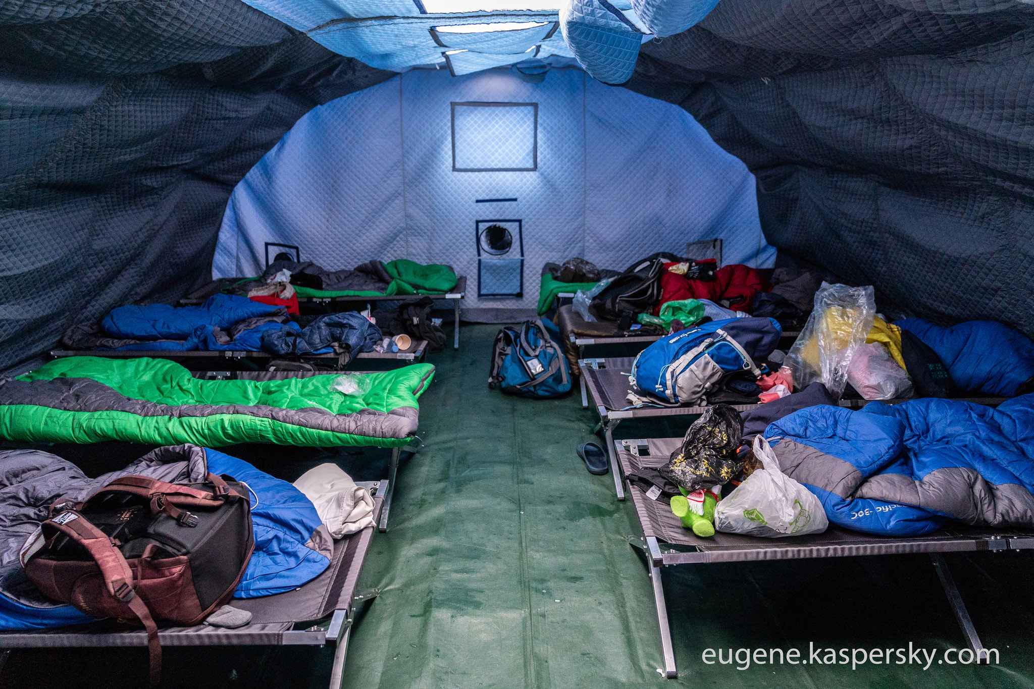 Barneo Camp (North Pole), дрейфующая станция Барнео (Северный Полюс)